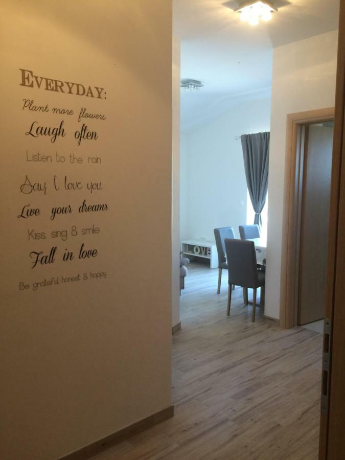 Apartments Sofija 브르시 외부 사진